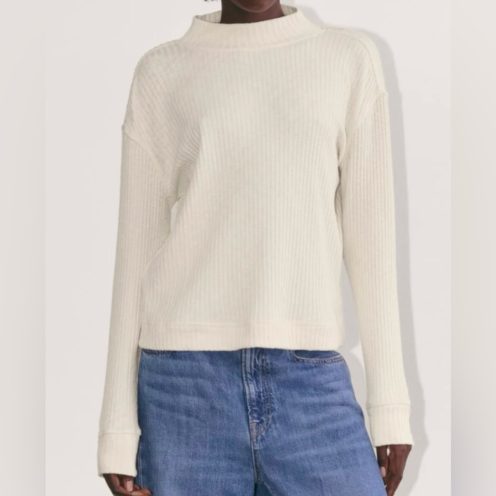 EVERLANE THE COZY RIB FUNNEL NECK PULLOVER
NWT SMALL IN BONE